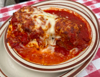 Filippi's Pizza Grotto signature dishes Pepperoni Pizza
Special Pizza
Lasagna